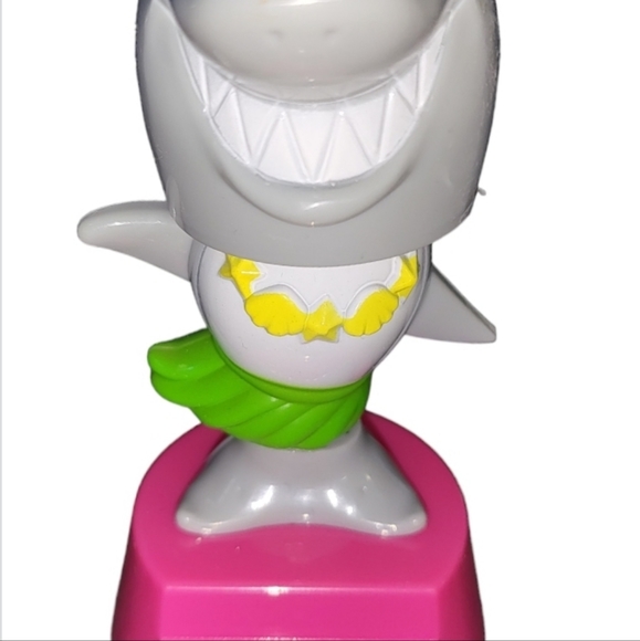 5-Solar Powered Dancing Bobblehead Girl Shark & 1 more solar toy-TOTAL *6 - Picture 7 of 16